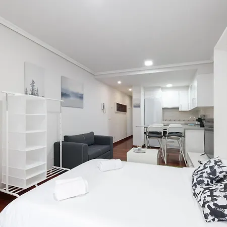 アパート Estudio Moderno Con Parking By